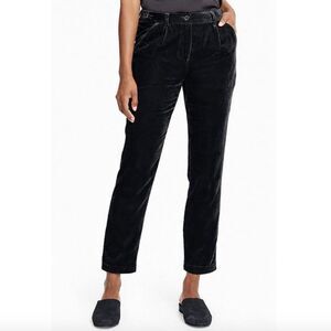 Garnet Hill Size 6 Soft Velvet Pants Black Pleated Tapered Trouser